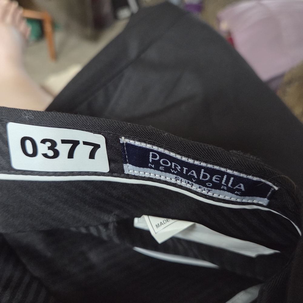 Men's Black Dress Pants New  No Hem Yet  L Is 48 Ins Is 36  # P377 Bb N